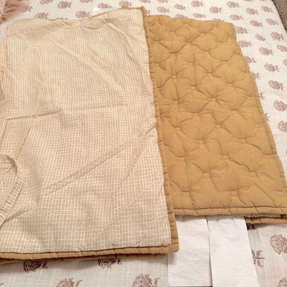 2/ Pottery Barn Kids Square Stitch Quilted Sham Set Of 2 Standard